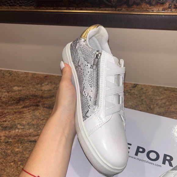 Snakeskin Star Pattern Women’s Sneaker - Picture 4 of 9